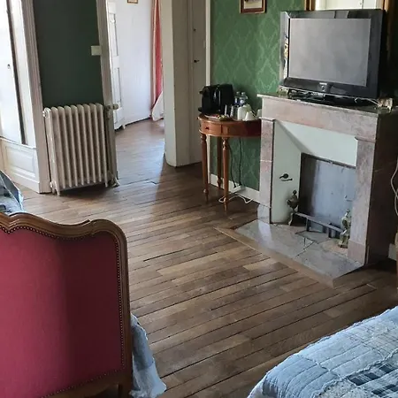 Chateau De La Frogerie Bed & Breakfast 3*