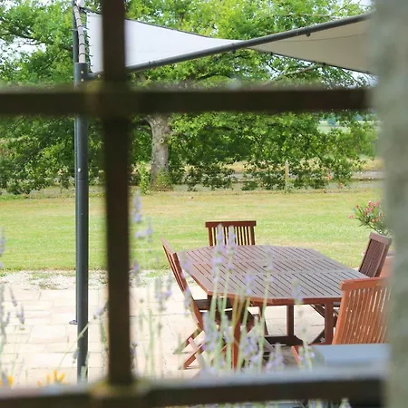 Chateau De La Frogerie Bed & Breakfast 3*